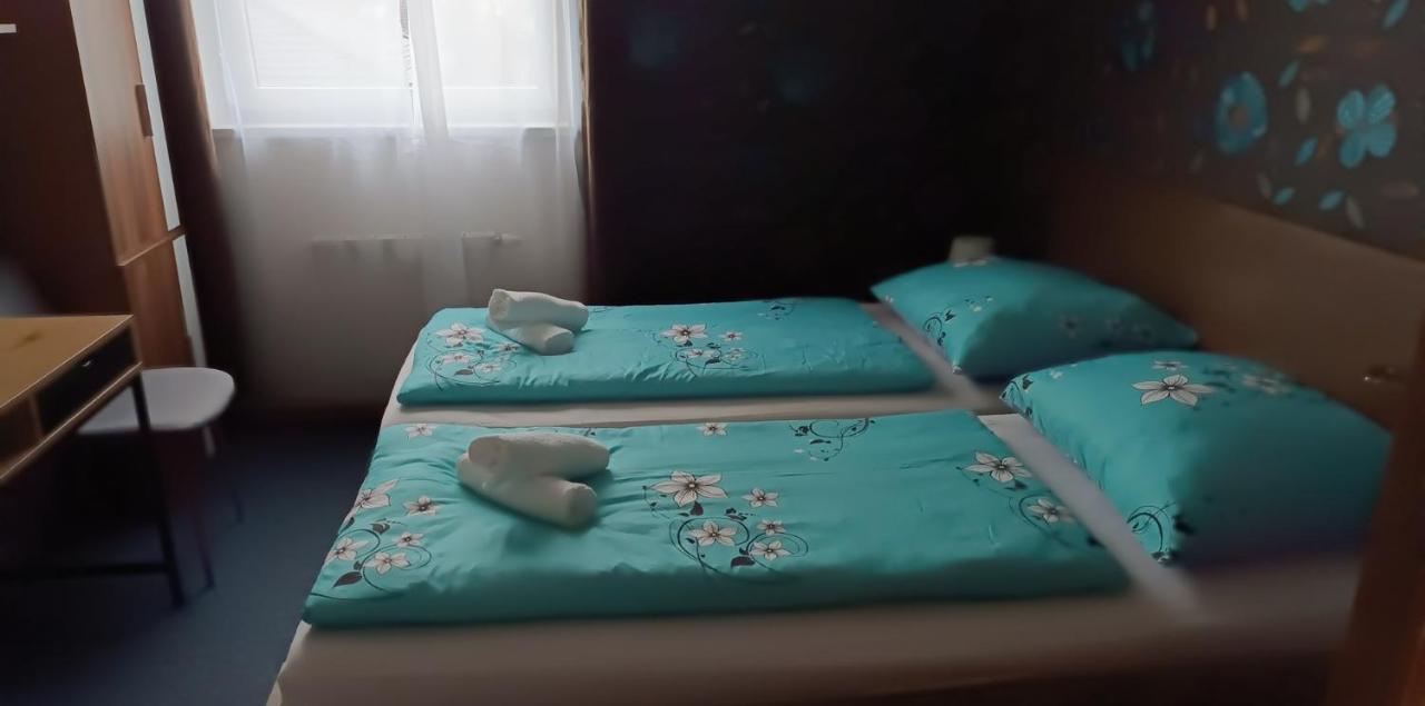 Restaurace A Penzion U Lesa Havířov Exteriör bild