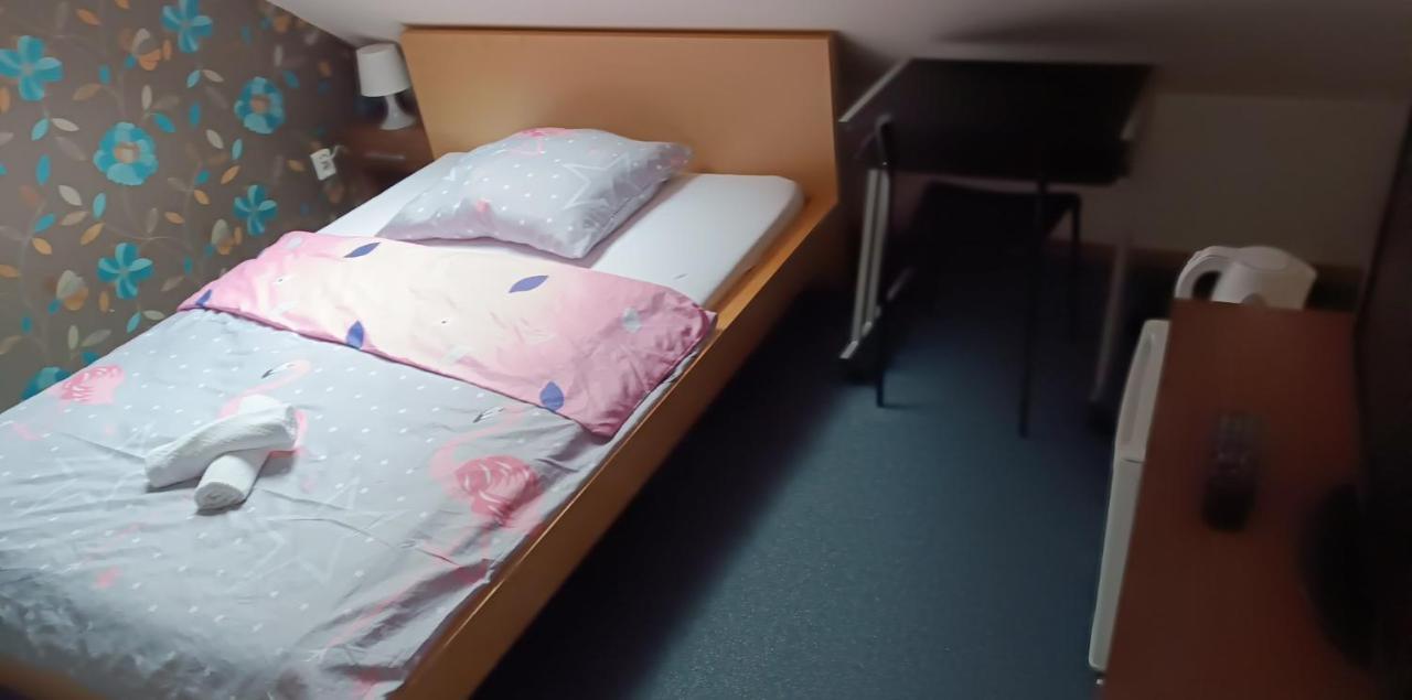 Restaurace A Penzion U Lesa Havířov Exteriör bild